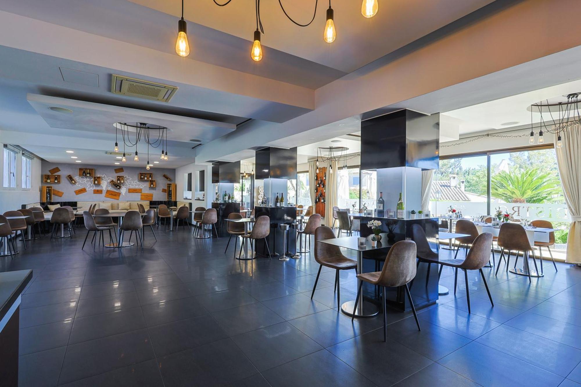 Hotel & Restaurant Perla Riviera Villeneuve-Loubet Zewnętrze zdjęcie