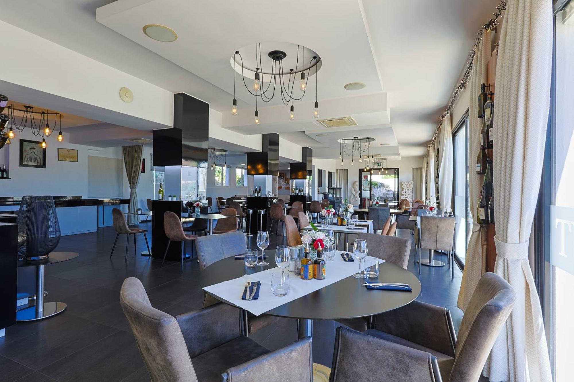 Hotel & Restaurant Perla Riviera Villeneuve-Loubet Zewnętrze zdjęcie